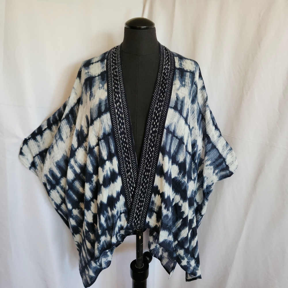 Soft Surroundings...Blue and White Patterned Kimono